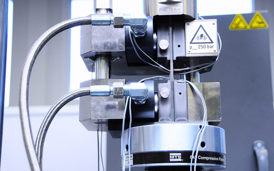 MTS 300 kN Criterion Testing Machine